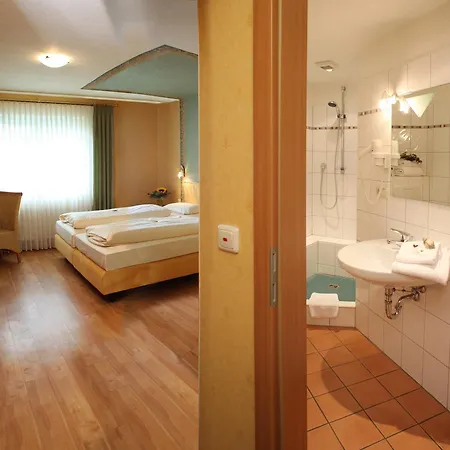 Landgasthof Buch Hotel 3*